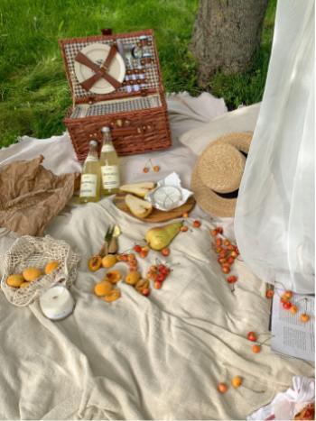 Подноси и сервизи